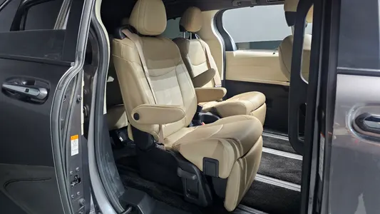 Toyota 4 2.5 AWD 2023 12