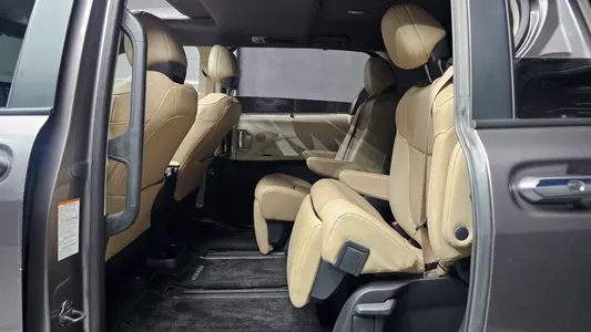 Toyota 4 2.5 AWD 2023 13