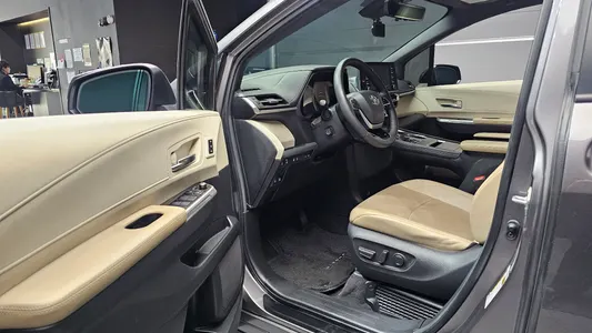 Toyota 4 2.5 AWD 2023 10