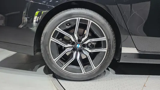 BMW 7 Series (G70) 740i xDrive M 2025 5