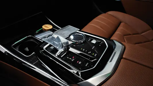 BMW 7 Series (G70) 740i xDrive M 2025 9