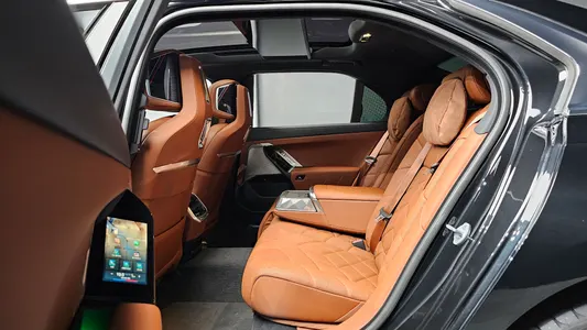 BMW 7 Series (G70) 740i xDrive M 2025 12