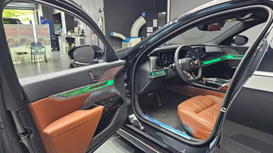 BMW 7 Series (G70) 740i xDrive M 2025 10