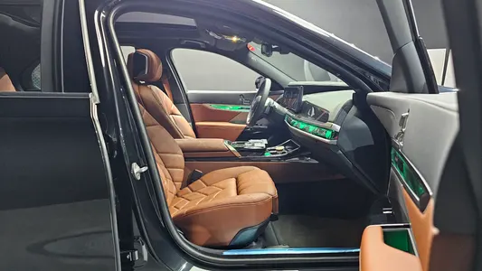 BMW 7 Series (G70) 740i xDrive M 2025 26