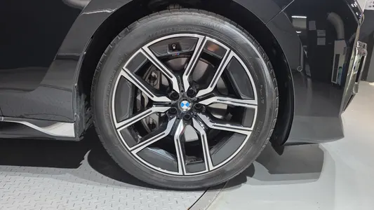 BMW 7 Series (G70) 740i xDrive M 2025 21