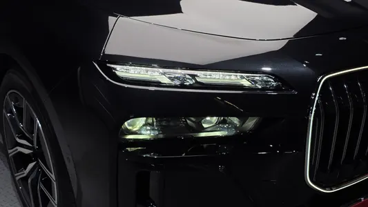 BMW 7 Series (G70) 740i xDrive M 2025 22