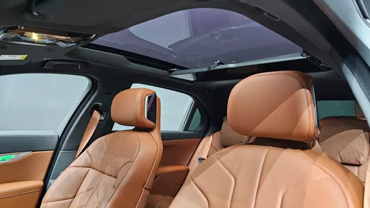 BMW 7 Series (G70) 740i xDrive M 2025 32