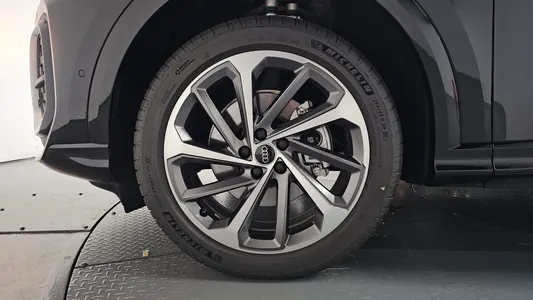 Audi Q5 (80A) 40 TFSI S Line 2025 4