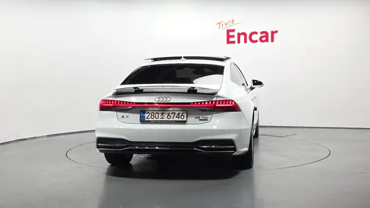 Audi A7 (4K) 45 TDI 2022 4