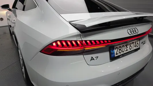 Audi A7 (4K) 45 TDI 2022 23