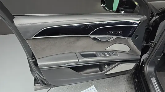 Audi A8 (D5) 50 TDI LWB 2021 24