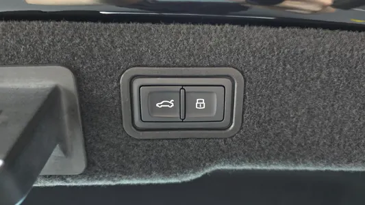 Audi A8 (D5) 50 TDI LWB 2021 29