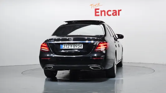 Mercedes-Benz E-Class W213 E300 2017 4