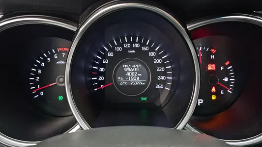 Kia K5 LPI 2013 8