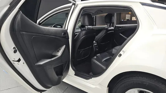 Kia K5 LPI 2013 12