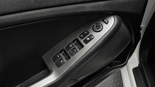 Kia K5 LPI 2013 19