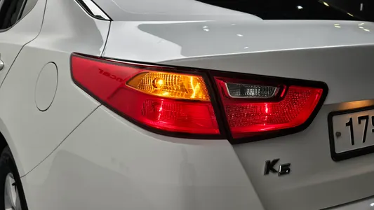 Kia K5 LPI 2013 23