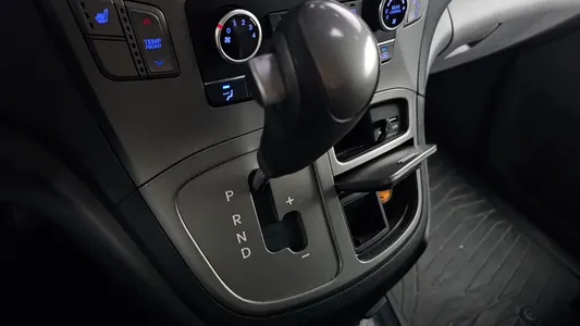 Hyundai Grand Starex 2015 8