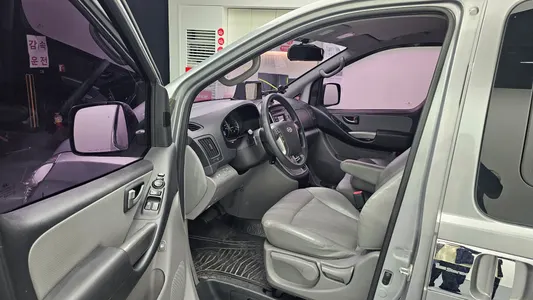 Hyundai Grand Starex 2015 9