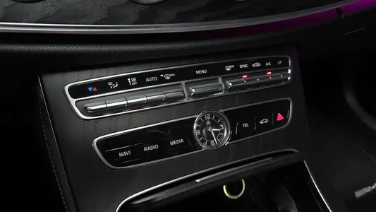 Mercedes-Benz E-Class W213 E220d 2017 19