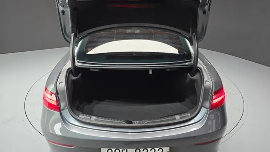 Mercedes-Benz E-Class W213 E220d 2017 29