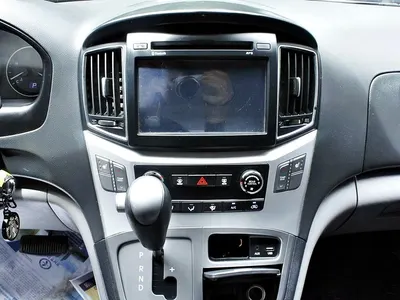 Hyundai Grand Starex 12 2016 10