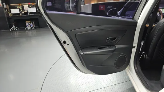 Renault Korea SM3 SE 2015 25
