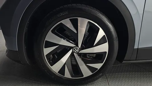 Volkswagen ID.4 2023 5