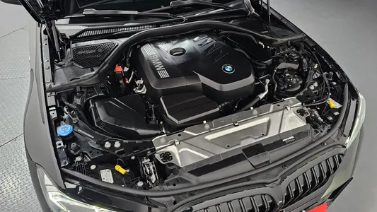 BMW 3 Series (G20) 320i M 2025 6