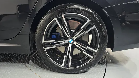 BMW 3 Series (G20) 320i M 2025 21