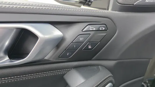 BMW X6 (G06) xDrive40i M 2024 28