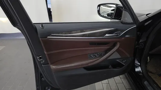 BMW 5 Series (G30) 530d M 2018 24