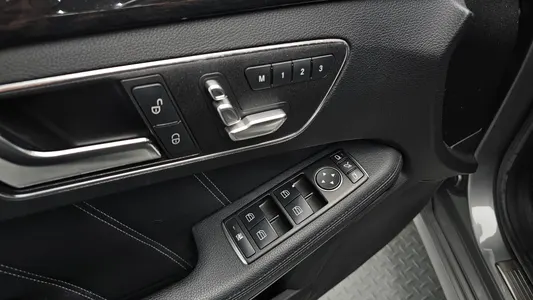 Mercedes-Benz E-Class W212 E220 2015 18