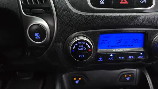 Hyundai ix 2WD LX20 2009 17
