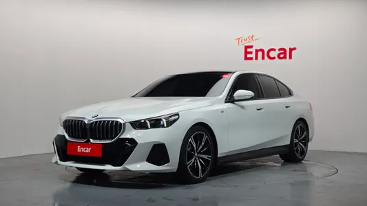 BMW 5 Series (G60) 530i xDrive M 2025