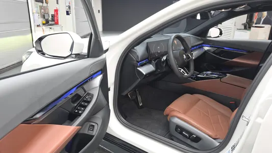 BMW 5 Series (G60) 530i xDrive M 2025 10
