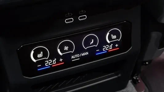 BMW 5 Series (G60) 530i xDrive M 2025 28