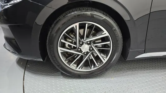 Hyundai IG 3.0 LPi () 2020 5