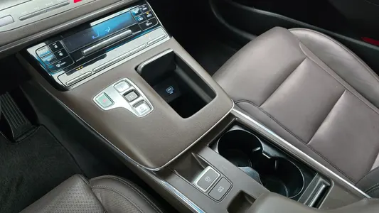 Hyundai IG 3.0 LPi () 2020 9