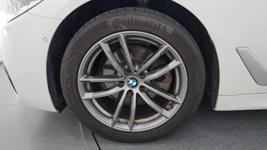 BMW 5 Series (G30) 520d xDrive M 2017 4