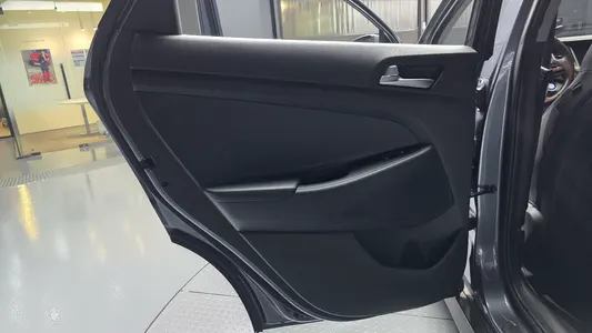 Hyundai Tucson 1.7 2WD 2015 24