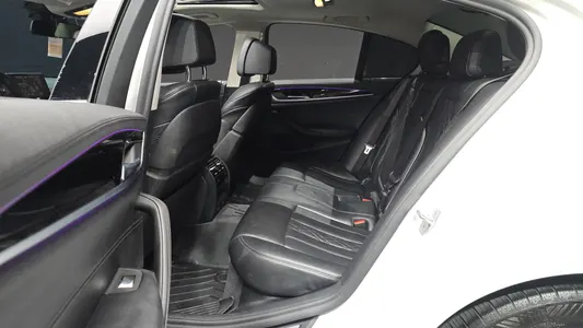 BMW 5 Series (G30) 530i 2020 11