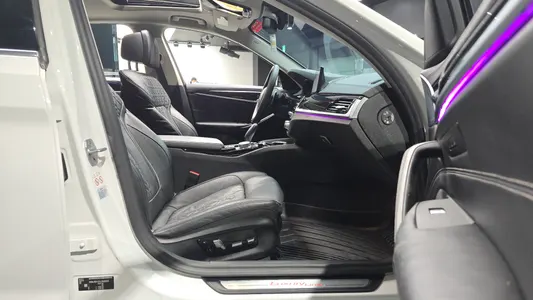 BMW 5 Series (G30) 530i 2020 26