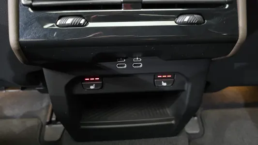 BMW 5 Series (G60) 520i 2024 12