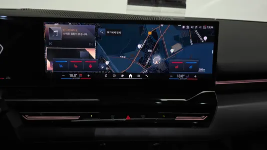 BMW 5 Series (G60) 520i 2024 14