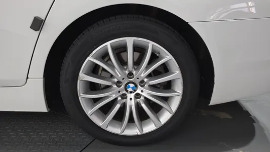 BMW 5 Series (F10) 528i xDrive 2016 21