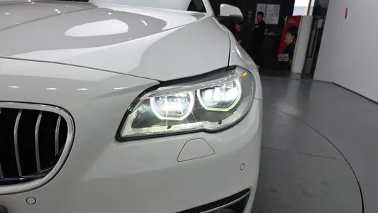 BMW 5 Series (F10) 528i xDrive 2016 22
