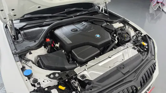 BMW 3 Series (G20) 320i M 2024 6