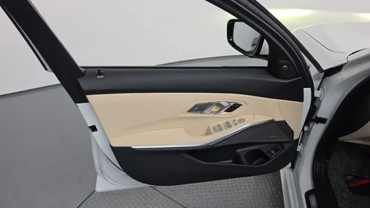 BMW 3 Series (G20) 320i M 2024 24