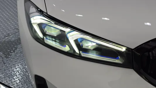 BMW 3 Series (G20) 320i M 2024 22